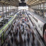 Le train, plus respectueux du climat, est souvent plus cher que l'avion lorsqu'on voyage en Europe, selon une étude de Greenpeace (illustration).